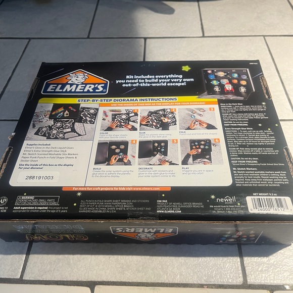 Elmer’s Glow In The Dark Diorama Solar System Themed kit. 13 piece Kit . New - Picture 7 of 10